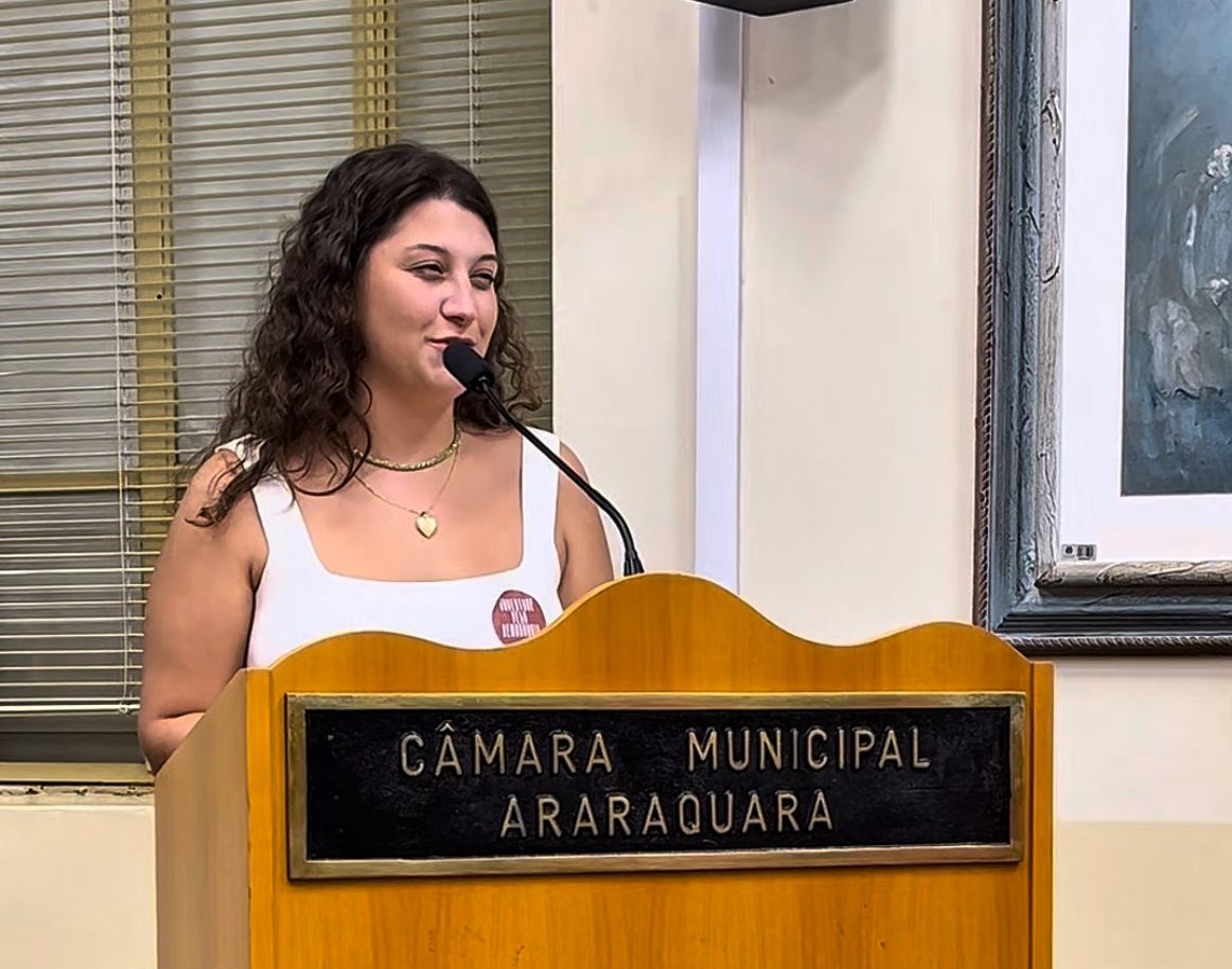 Maria Paula em palestra